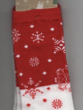 K. Bell Red & White Snowflake Xmas Misses Crew Socks Ladies Shoe Size 4-10 NEW